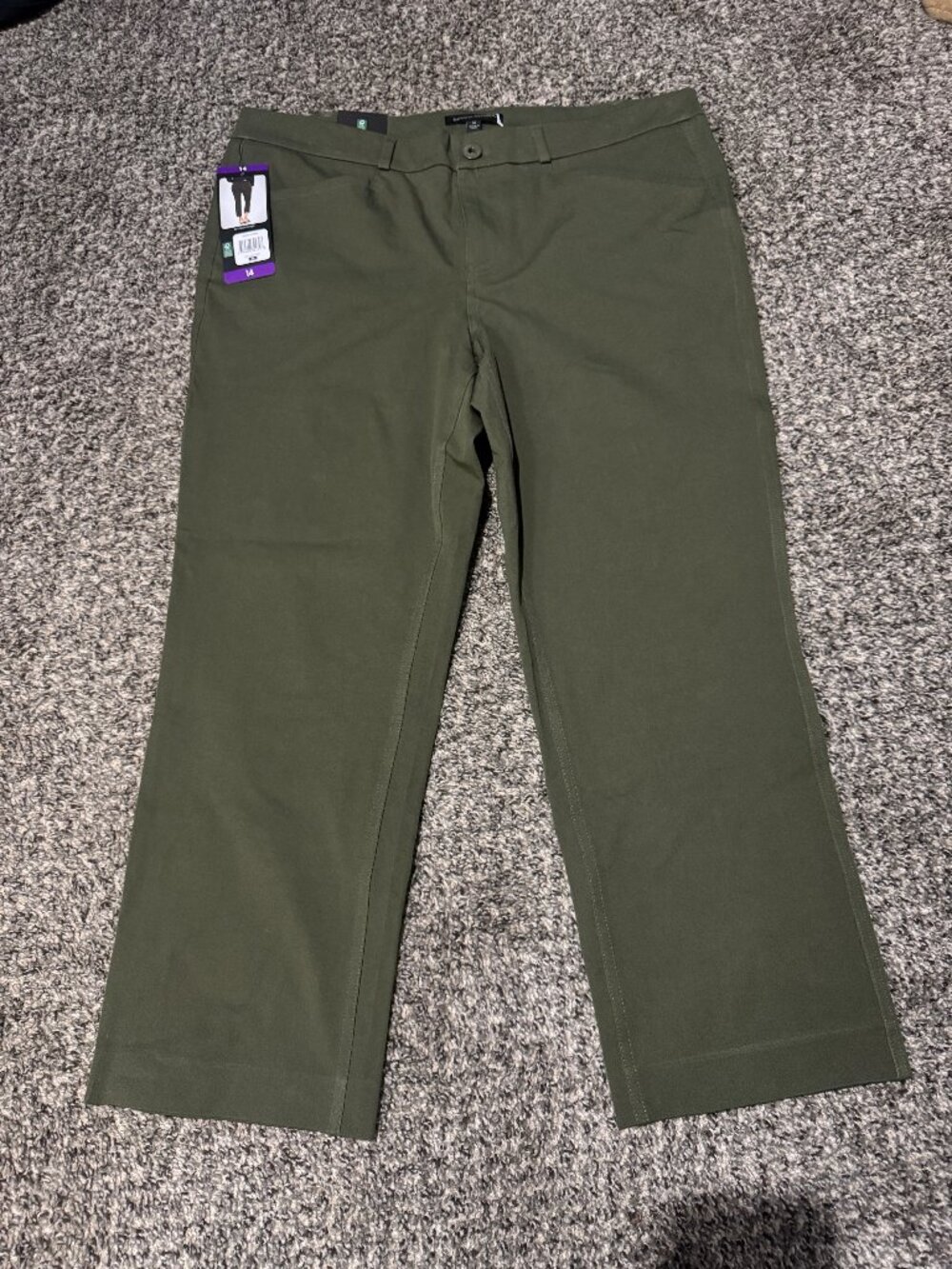 Banana Republic women’s olive green ankle pants